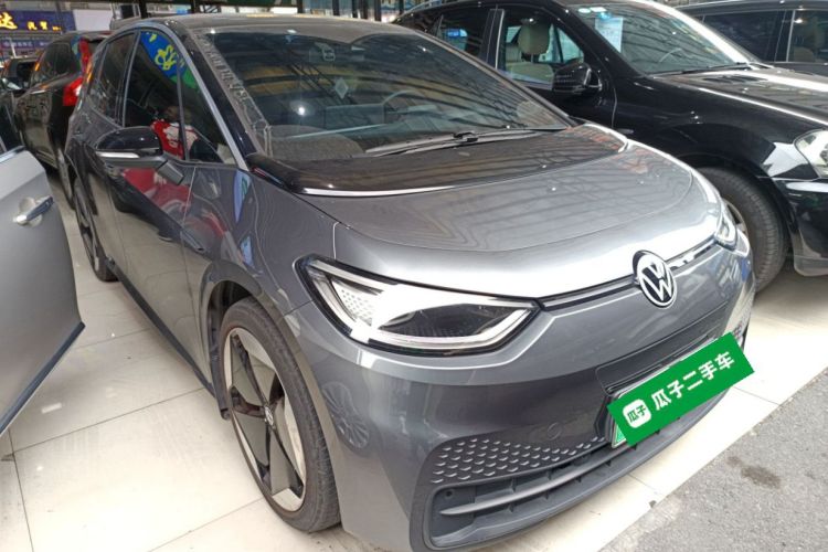 Used Volkswagen ID.3 2022 Pro Smart Edition Front Right 45 Deg