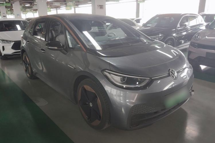 Used Volkswagen ID.3 2022 Pro Smart Edition Front Right 45 Deg