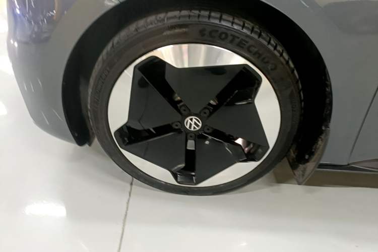 Used Volkswagen ID.3 2022 Pro Smart Edition Left Front Wheel Hub