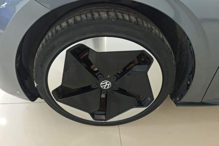 Used Volkswagen ID.3 2022 Pro Smart Edition Left Front Wheel Hub