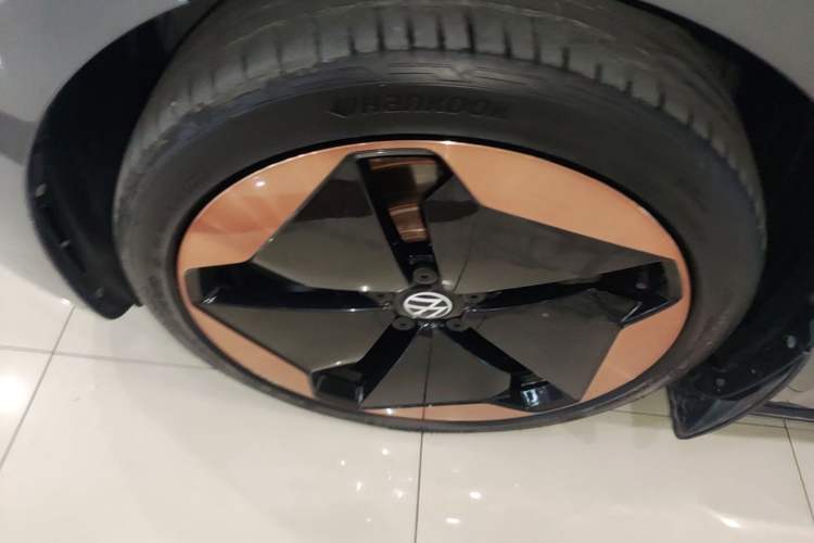 Used Volkswagen ID.3 2022 Pro Smart Edition Left Front Wheel Hub