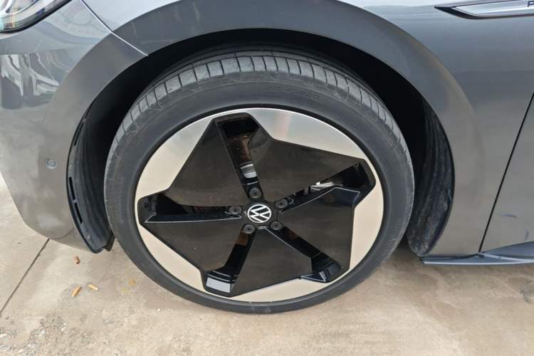 Used Volkswagen ID.3 2022 Pro Smart Edition Left Front Wheel Hub
