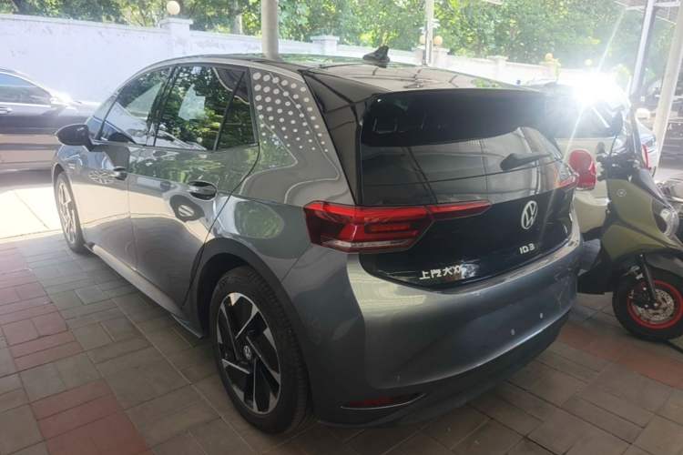 Used Volkswagen ID.3 2022 Active Pure Intelligent Enjoyment Edition Rear Left 45 Deg