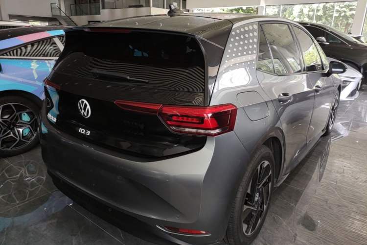Used Volkswagen ID.3 2022 Pure Edition Rear Right 45 Deg