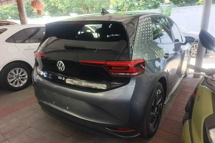 Used Volkswagen ID.3 2022 Active Pure Intelligent Enjoyment Edition Rear Right 45 Deg