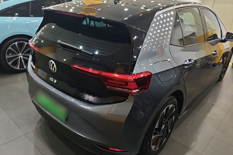 Used Volkswagen ID.3 2022 Active Pure Intelligent Enjoyment Edition Rear Right 45 Deg