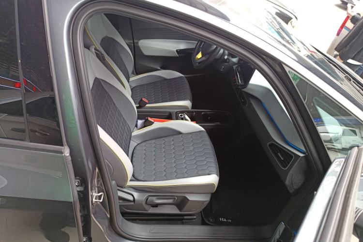 Used Volkswagen ID.3 2022 Pro Smart Edition Right Front Seat