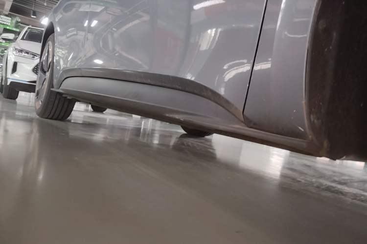 Used Volkswagen ID.3 2022 Pro Smart Edition Right Side Sill