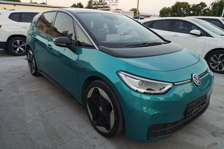 Used Volkswagen ID.3 2022 Pro Smart Edition Front Right 45 Deg