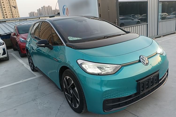 Used Volkswagen ID.3 2022 Pure Edition Front Right 45 Deg
