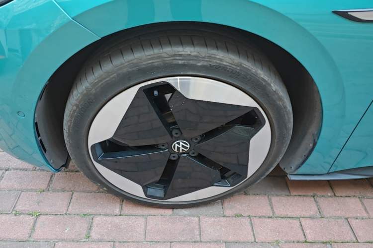 Used Volkswagen ID.3 2022 Pro Smart Edition Left Front Wheel Hub