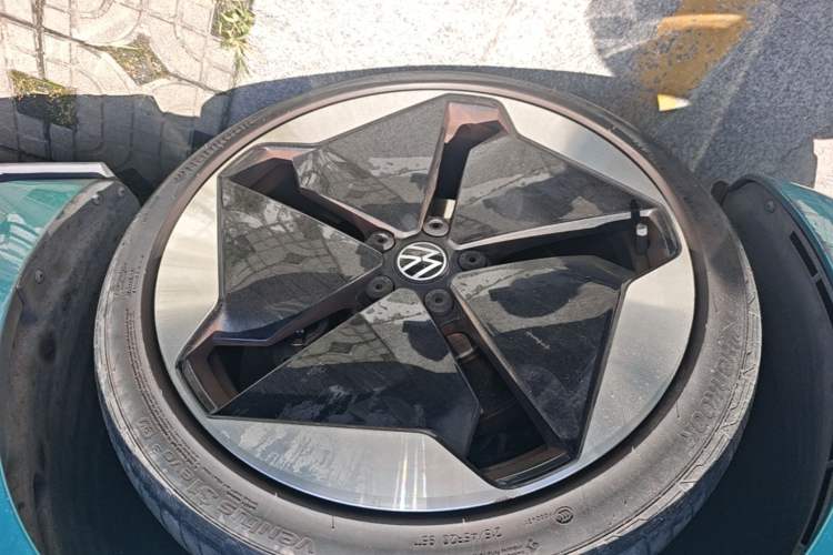 Used Volkswagen ID.3 2022 Pro Smart Edition Left Front Wheel Hub