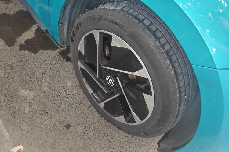 Used Volkswagen ID.3 2022 Pro Smart Edition Right Front Wheel Hub