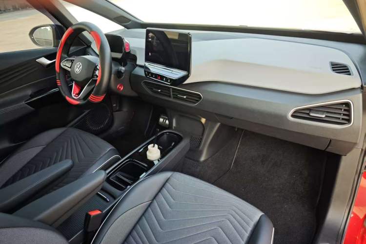 Used Volkswagen ID.3 2022 Active Pure Intelligent Enjoyment Edition Interior 3
