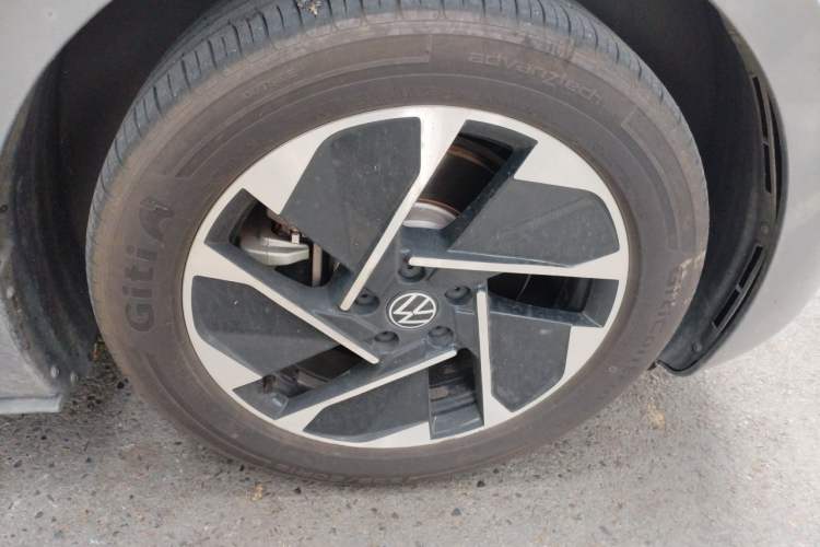 Used Volkswagen ID.3 2022 Pure Edition Right Front Wheel Hub