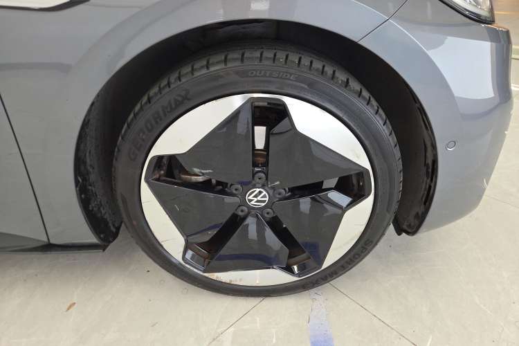 Used Volkswagen ID.3 2022 Pro Smart Edition Right Front Wheel Hub