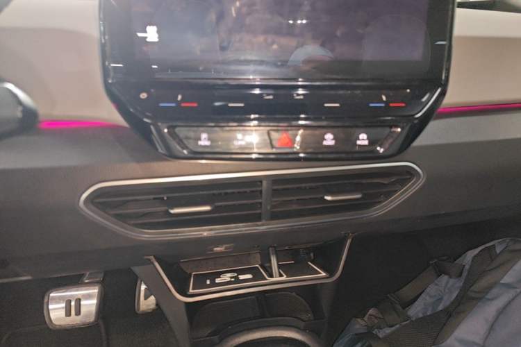 Used Volkswagen ID.3 2022 Pro Smart Edition Audio And AC Panel