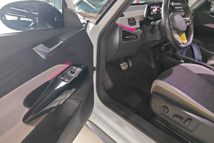 Used Volkswagen ID.3 2022 Pro Smart Edition Driver Seat