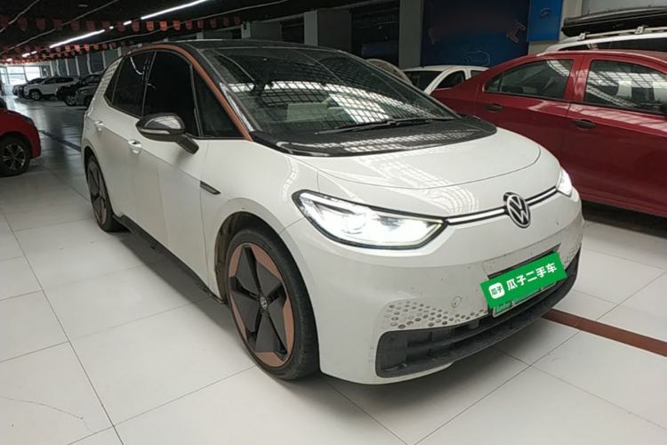 Used Volkswagen ID.3 2022 Pro Smart Edition Front Right 45 Deg