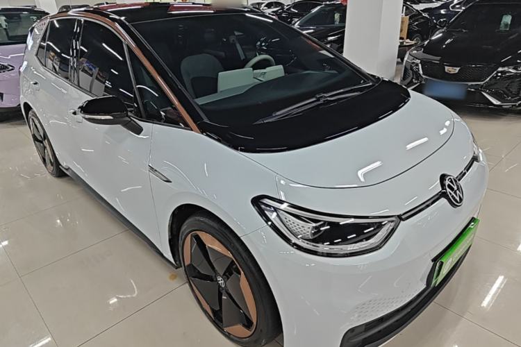 Used Volkswagen ID.3 2022 Pro Smart Edition Front Right 45 Deg