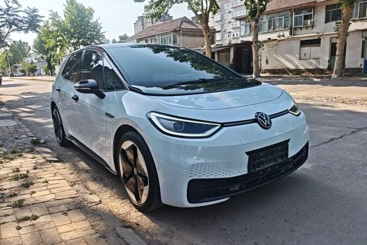 Used Volkswagen ID.3 2022 Pro Smart Edition Front Right 45 Deg