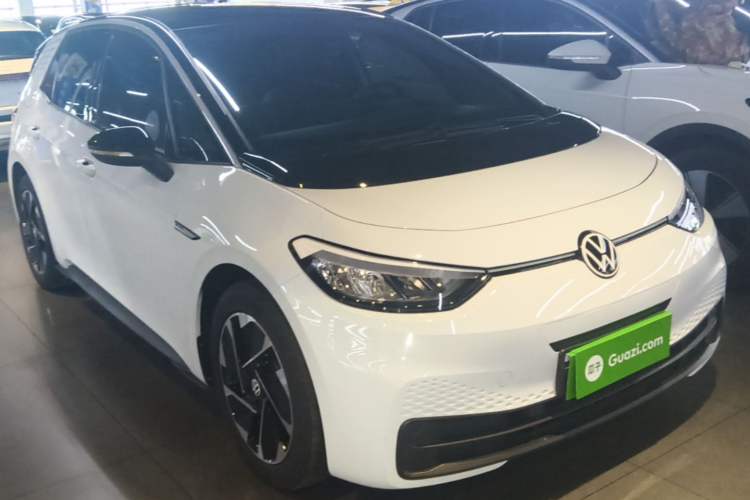 Used Volkswagen ID.3 2022 Active Pure Intelligent Enjoyment Edition Front Right 45 Deg