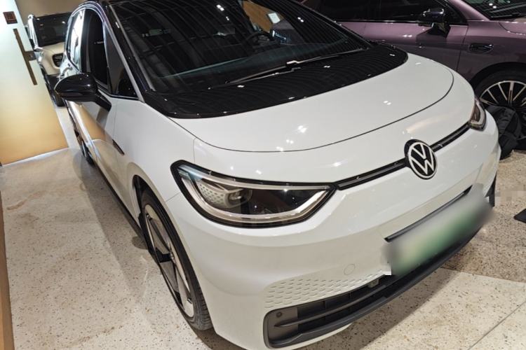 Used Volkswagen ID.3 2022 Pro Smart Edition Front Right 45 Deg