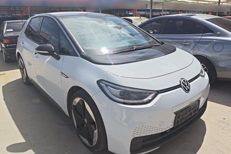 Used Volkswagen ID.3 2022 Pro Smart Edition Front Right 45 Deg