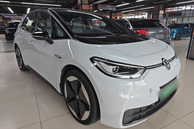 Used Volkswagen ID.3 2022 Pro Smart Edition Front Right 45 Deg