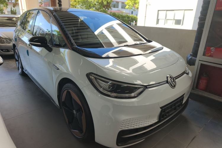 Used Volkswagen ID.3 2022 Pro Smart Edition Front Right 45 Deg