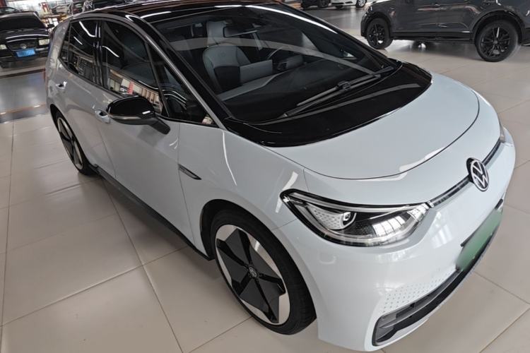 Used Volkswagen ID.3 2022 Pro Smart Edition Front Right 45 Deg