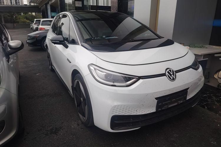 Used Volkswagen ID.3 2022 Pro Smart Edition Front Right 45 Deg