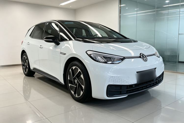Used Volkswagen ID.3 2022 Active Pure Intelligent Enjoyment Edition Front Right 45 Deg