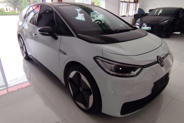 Used Volkswagen ID.3 2022 Pro Smart Edition Front Right 45 Deg