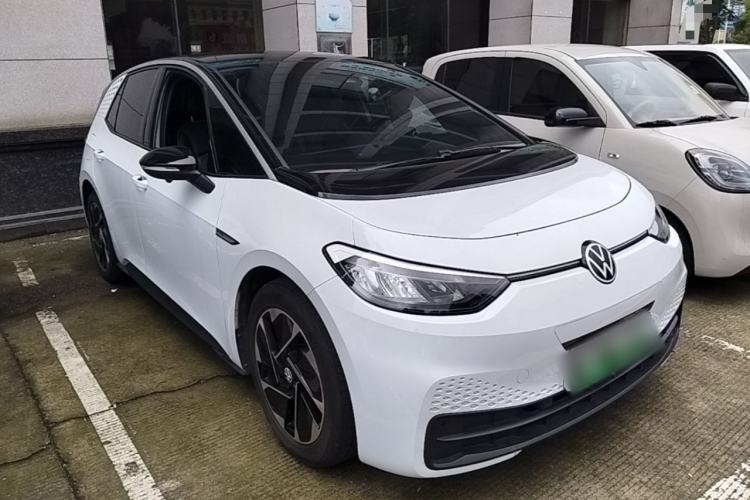 Used Volkswagen ID.3 2022 Active Pure Intelligent Enjoyment Edition Front Right 45 Deg