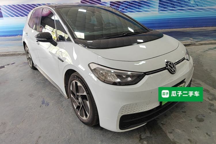 Used Volkswagen ID.3 2022 Pure Edition Front Right 45 Deg