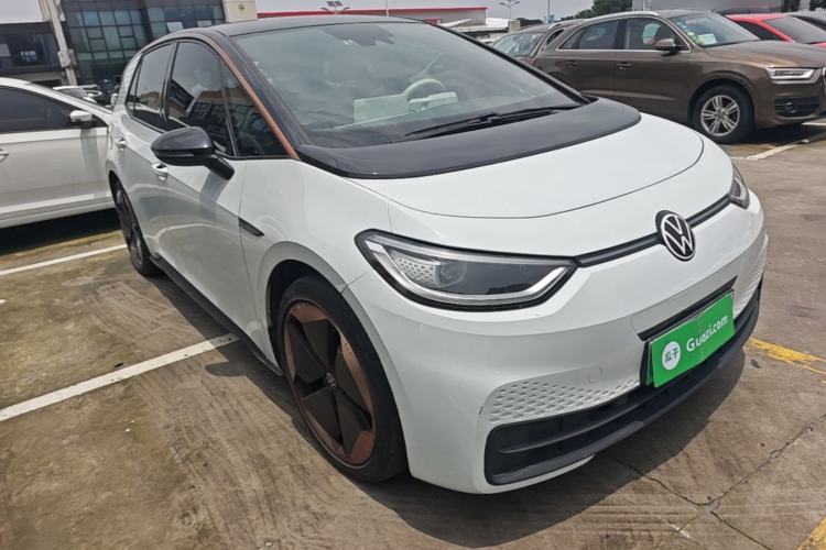 Used Volkswagen ID.3 2022 Active Pure Intelligent Enjoyment Edition Front Right 45 Deg