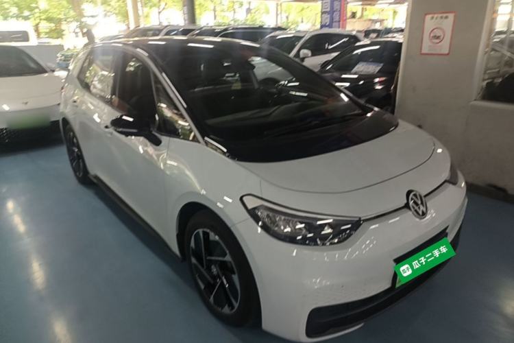 Used Volkswagen ID.3 2022 Pure Edition Front Right 45 Deg