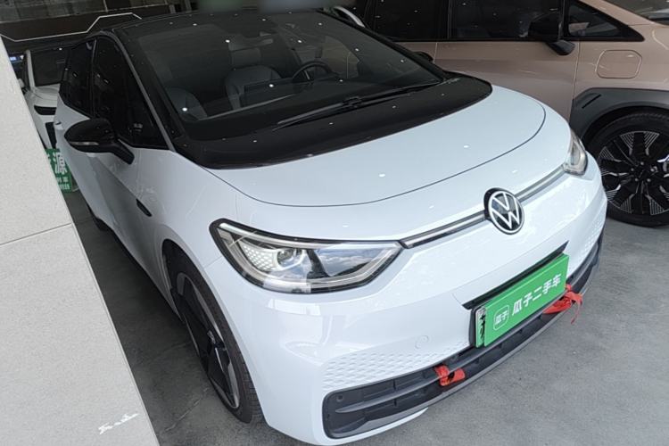 Used Volkswagen ID.3 2022 Pro Smart Edition Front Right 45 Deg