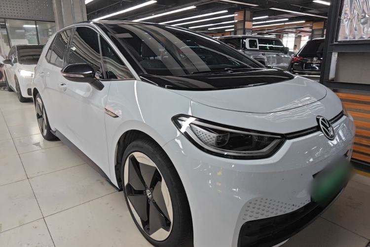Used Volkswagen ID.3 2022 Pro Smart Edition Front Right 45 Deg