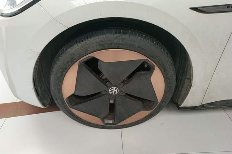 Used Volkswagen ID.3 2022 Pro Smart Edition Left Front Wheel Hub