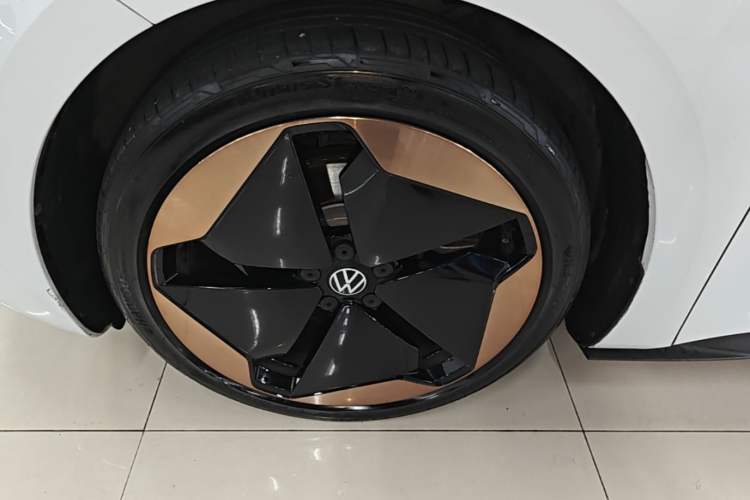 Used Volkswagen ID.3 2022 Pro Smart Edition Left Front Wheel Hub