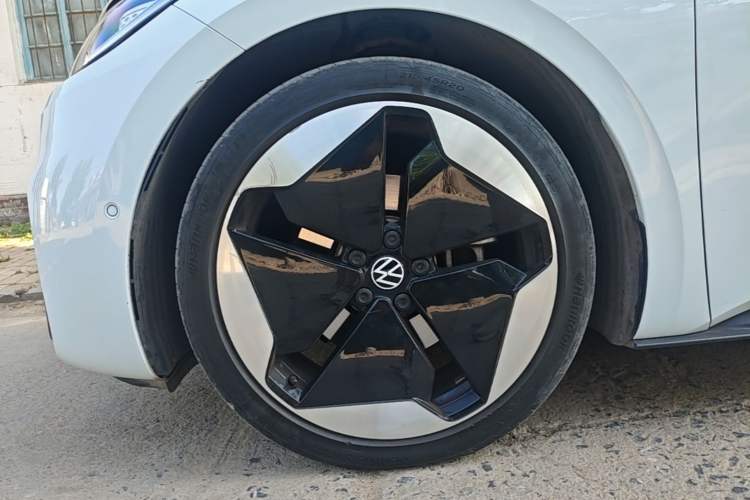 Used Volkswagen ID.3 2022 Pro Smart Edition Left Front Wheel Hub