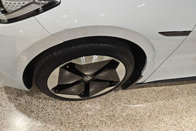 Used Volkswagen ID.3 2022 Pro Smart Edition Left Front Wheel Hub