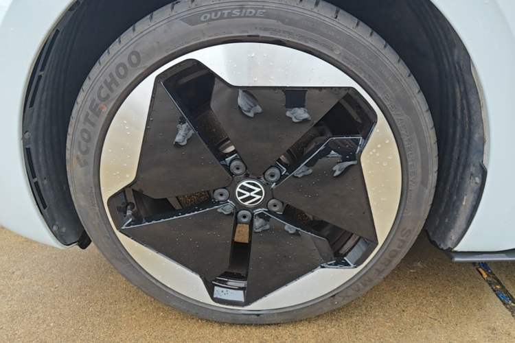 Used Volkswagen ID.3 2022 Pro Smart Edition Left Front Wheel Hub