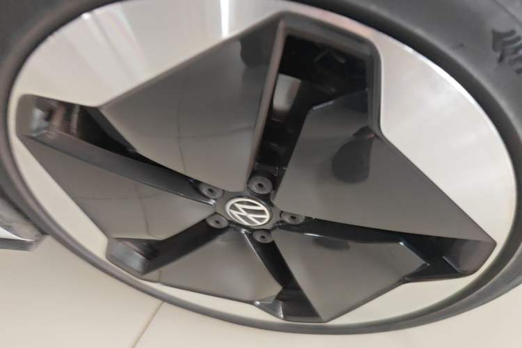 Used Volkswagen ID.3 2022 Pro Smart Edition Left Front Wheel Hub