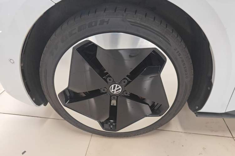 Used Volkswagen ID.3 2022 Pro Smart Edition Left Front Wheel Hub