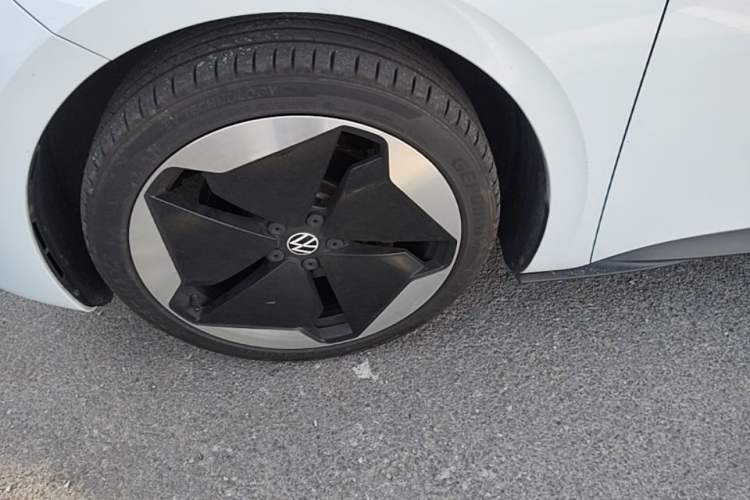 Used Volkswagen ID.3 2022 Pro Smart Edition Left Front Wheel Hub