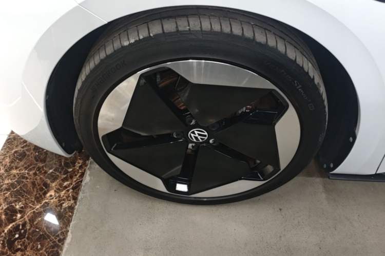 Used Volkswagen ID.3 2022 Pro Smart Edition Left Front Wheel Hub
