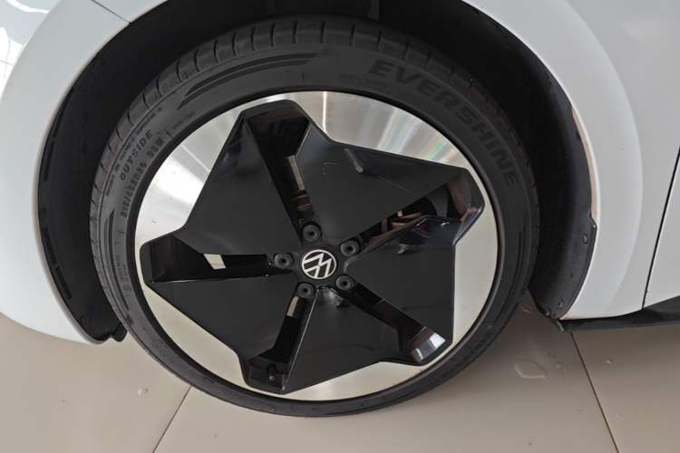 Used Volkswagen ID.3 2022 Pro Smart Edition Left Front Wheel Hub